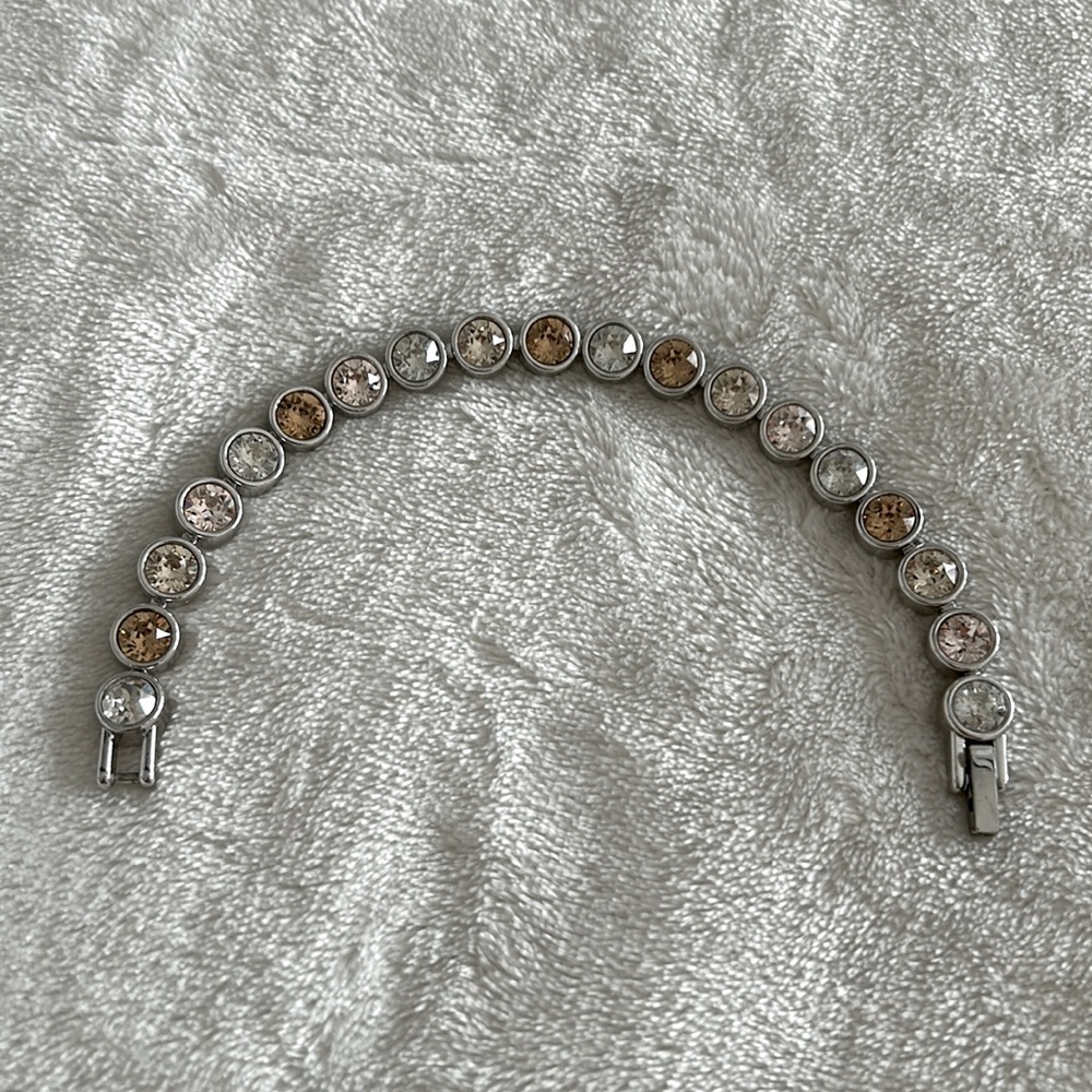 TOUCHSTONE CRYSTAL ICE BRACELET